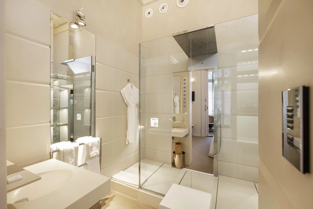 1679316567-Luxury property Barcelona passeig de gracia apartment Germano Bathroom.webp